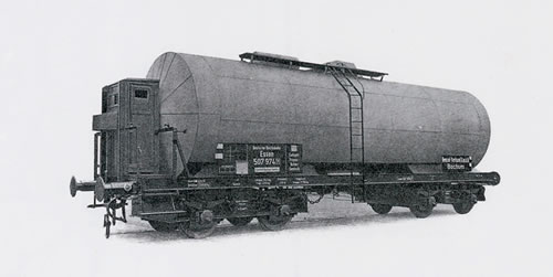 4-axle Tank car<br /><a href='images/pictures/Roco/47842.jpg' target='_blank'>Full size image</a>